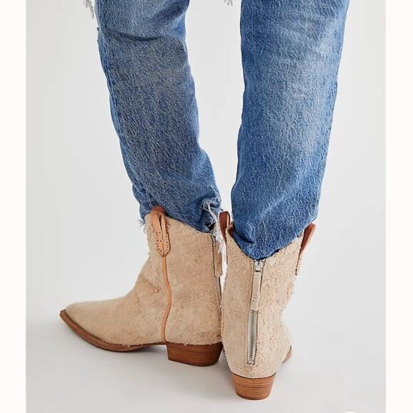 We the Free made in Portugal size 37 1/2 Wesley Ankle Boots Color: English Khaki - Picture 3 of 7